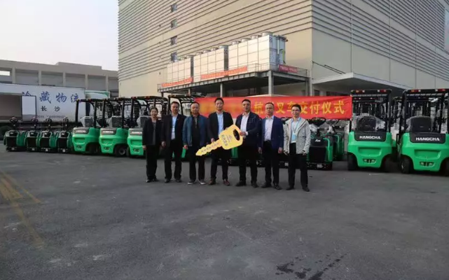 【強勢】杭叉集團交付湖南某大型冷庫58臺鋰電池叉車！