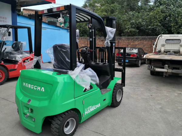 【干貨】電動(dòng)堆高車、電動(dòng)搬運(yùn)車的電機(jī)和繼電器應(yīng)該怎么保養(yǎng)？